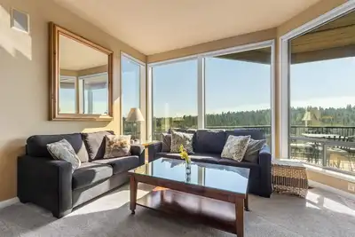 Image de Mbv 326 | Mt Bachelor Village Resort, community pool & hot tub, river views