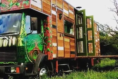 Image de Gorgeous Horsebox at Glamp in Style in East Sussex