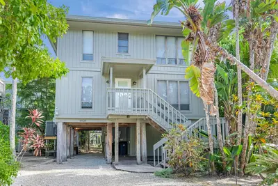 Image de Newly renovated stunning coastal sunset captiva home!