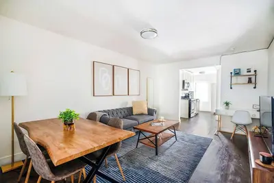Image de 39-3 Newly renovated 3 Br Prime midtown sleeps 6