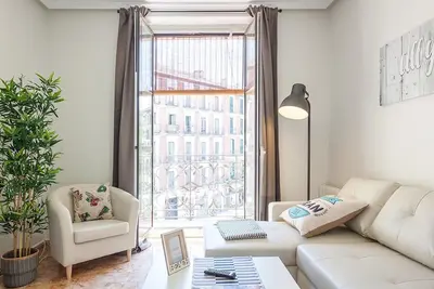 Image de Boutique Urban Apartment in Madrid's Historic District - Includes Kitchen & WiFi