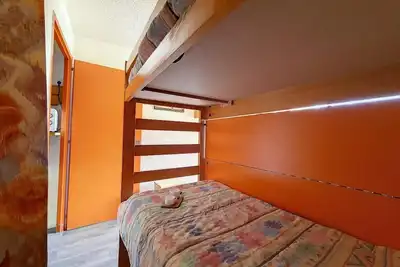 Image de À 100m des pistes de ski, 3ème étage, balcon, télévision, casier à ski, 24m², Les Menuires