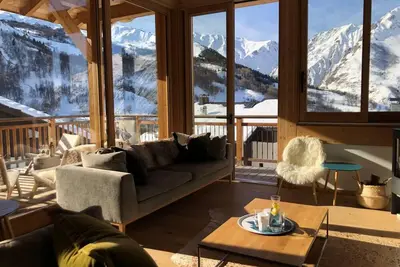 Image de Chalet, à 10m des pistes de ski, étage -1, remise en forme, terrasse, cheminée ou poêle à bois
