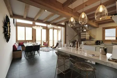 Image de Chalet, 10m des commerces, étage -2, vue montagne, remise en forme, balcon, télévision, casier à ski