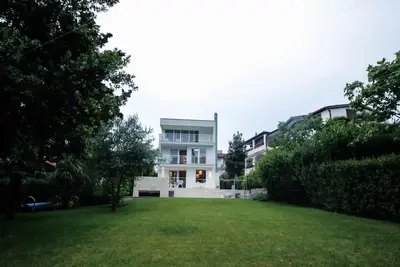 Image de Modern Villa Terra Rossa with a pool