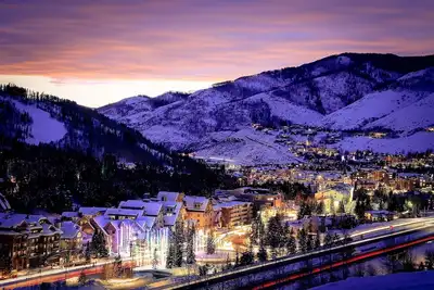 Image de Vail Village 3br at Gravity Haus - fitness ctr, spa, walk to shops & ski lifts!
