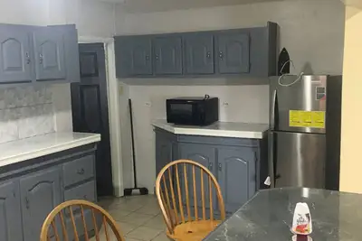 Image de 16 stone Ave apt cambaville G\/Town \n2 min from movie town and the Giftland mall