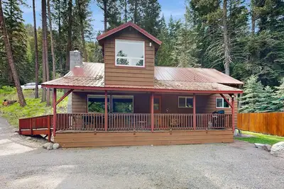 Image de Dog-friendly house near lake with wood stove, washer\/dryer, grill, & partial Ac