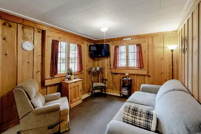 Image de Conveniently Located Home Close to the Lake w\/Free WiFi