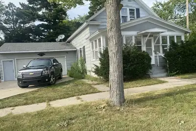Image de Beautiful 5 Bedroom Home Downtown Muskegon