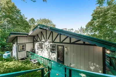 Image de Mountain-view home - high-speed WiFi, fireplace & W/D - dog-friendly