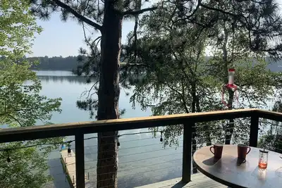 Image de 70's-80's Vintage 2 Br cottage on Round Lake
