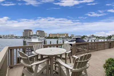 Image de Heart of Destin, gated beach access, community pool, Harbor community- Sleeps 7