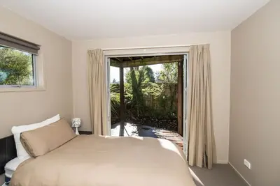 Image de Modern 4 bedroom Villa on Clyde Street by Snowhaven