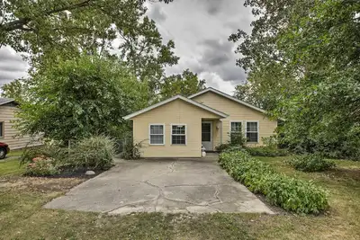 Image de Cozy Home on 17 Acres, 3 Miles to Downtown!