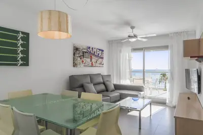 Image de Première ligne / Wifi / Spa / Vues mer / Piscine chauffée / Mascotte