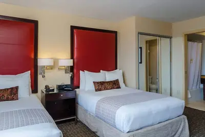 Image de 3 x Deluxe Double Double Rooms at Beacon Hotel & Corporate Quarters