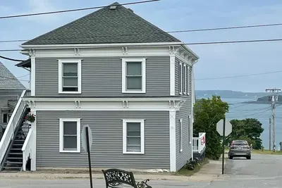 Image de Coastal Gem historic Eastport Water Street walk to shops, restaurants, galleries