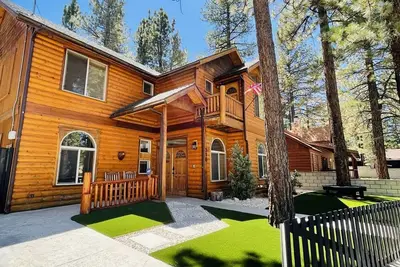 Image de Family Modern Cabin w/ Game Room+Hot Tub+Bbq