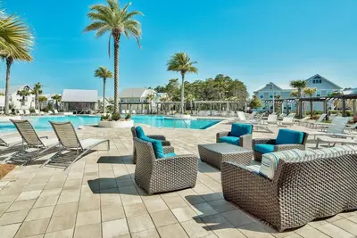 Image de 30a Ivybridge: Luxurious 3br escape! Pool-Beach-Entertainment-Electric Cruiser!
