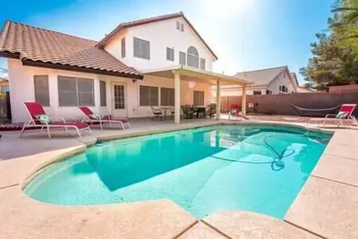 Image de Remodeled 5 Bedroom Stunner close to Lv Strip!