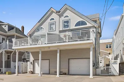 Image de 4 Br, 2. 5 bath with incredible ocean views