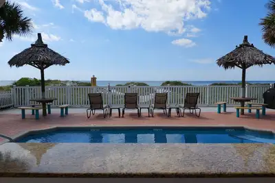Image de On The Beach Cozy Condo, Ocean Views, Steps From The Water, At The Heart Of Irb