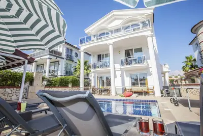 Image de 4 Ensuite Bedrooms Private Heated Outdoor Pool