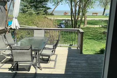 Image de Little Cottage On The Lake ** 40 steps to beautiful beach