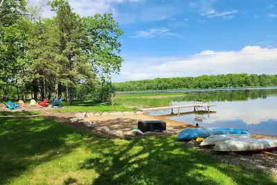 Image de Private Beach, Beautiful Lake Home, Fishing, Recreation - Everything You Need!