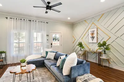 Image de Airbnb. com/p/DesignedByDom - Over 450 Five-Star Reviews