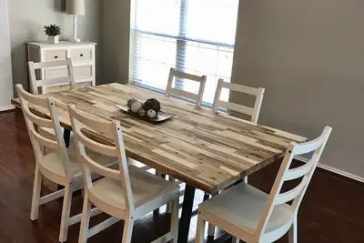 Image de Cozy & spacious 3 bedroom home -North San Antonio. Stone Oak area