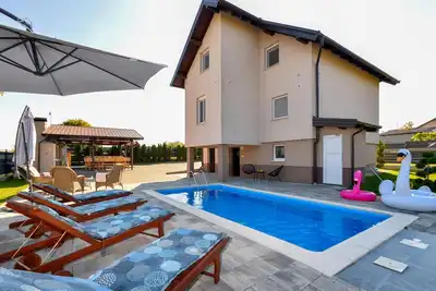 Image de Superbe maison Ă Gracec avec sauna