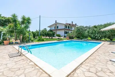 Image de Belle maison à Sabaudia avec jacuzzi