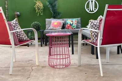 Image de Old town Scottdale w/Option to rent Tesla