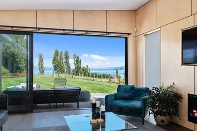 Toka Ridge Lake View Lux Villa 4bd2bth w/ HotTub
