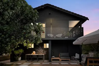 Image de The Black Cockatoo: Hyams Beach Designer Retreat. 2pm check out