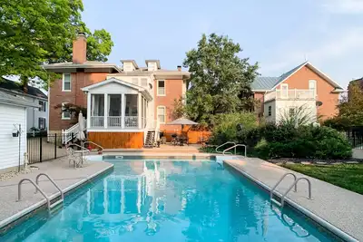 Image de Bee's Knees - Private Heated Pool and Hot Tub, Dog Friendly, Wineries