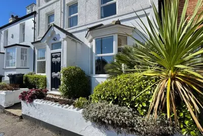 Image de Spacious 4-Bed Beach Retreat for Families – Steps from the Shore in Pevensey Bay