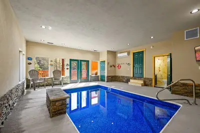 Image de Free Attractions | Indoor Heated Pool, Game Room, Fireplace, 2 Miles to Strip