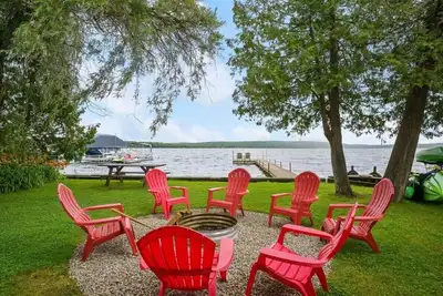 Image de Lakefront Home Away From Home