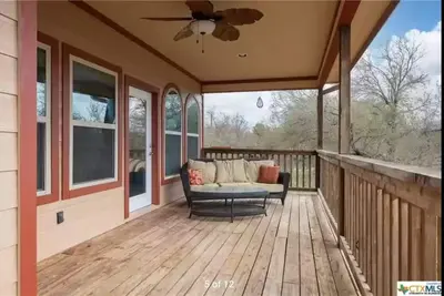 Image de Waterfront home with 3 bedrooms 2 baths. Boat dock.