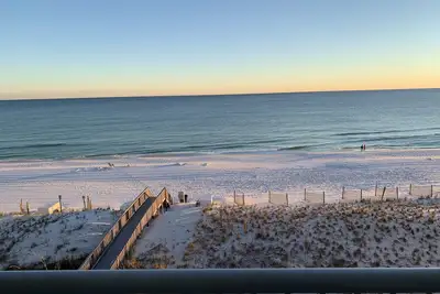Image de A View To Remember-Gulf front, 3 bdrm/3 bath- direct ocean view!
