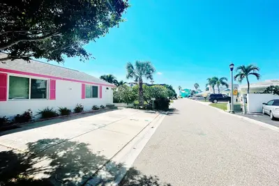 Image de Beach Ave Escape Unit B - Just steps from the Beach!
