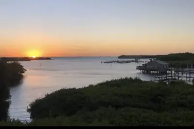 Image de CaptiVista! Your dream waterfront escape! Rustic luxury with unbelievable views!