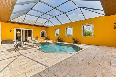 Image de Swimming, Boating, Fishing in a  Luxurious Setting