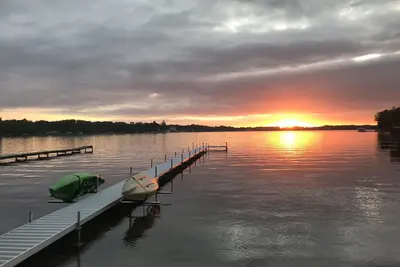 Image de \"Gun-A-Love It! \" Lakefront getaway / retreat on Gun Lake