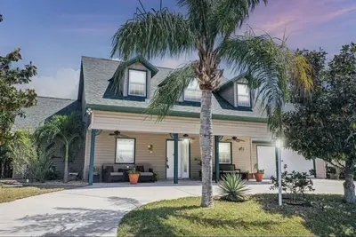 Image de Huge Waterfront Home With A Pool, Close To Beaches &Famous Warm Mineral Springs!