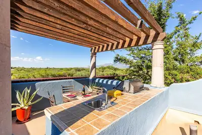 Image de Designer Tubac Az townhome - Panoramic Mountain Views