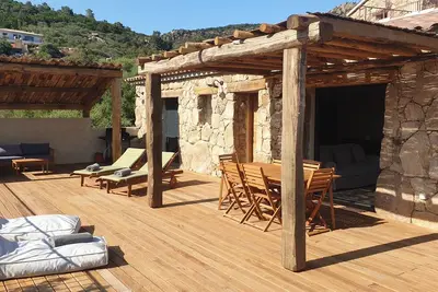 Image de Maison En Pierre Type Bergerie - Piscine Privee Chauffee U Nidu